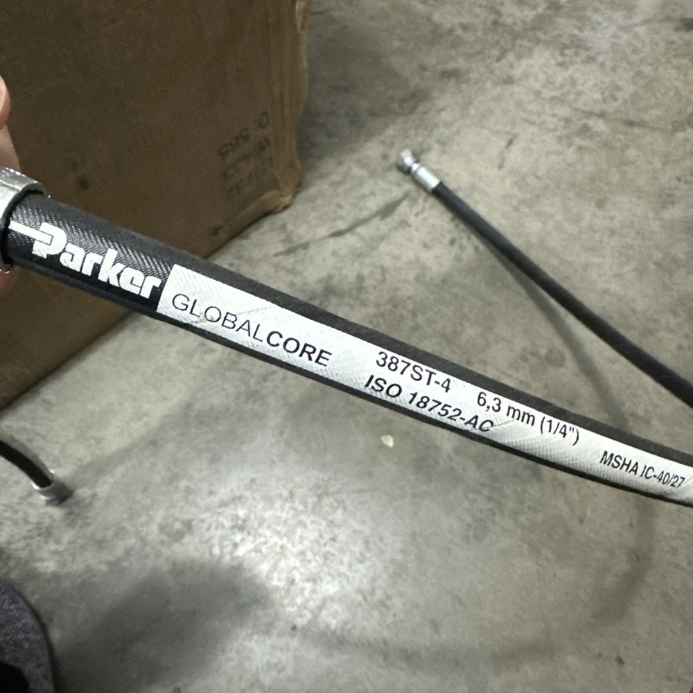 Parker Hydraulic Hose 387TC-4 Global Core 1/4 Inch 3000 PSI 37 Inch NEW